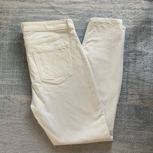 Vineyard vines off white straight leg cords. Size 29.